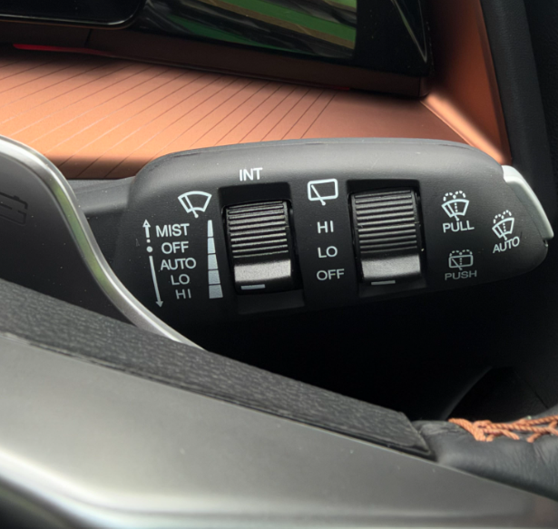 How do I turn on/off the wipers on the KGM Torres EVX? – GetGo Help Centre